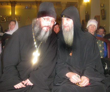 Иеромонах Роман и протоиерей Сергий.jpg